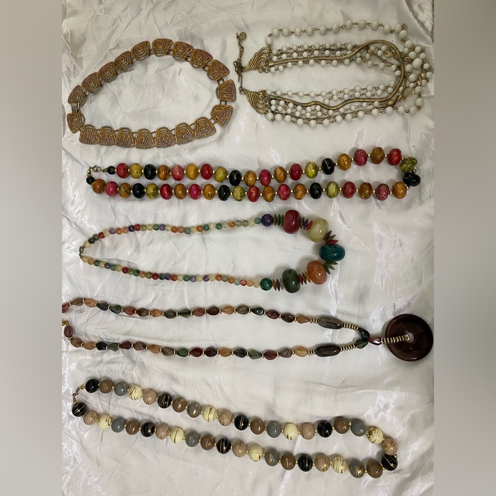 Vintage Necklaces & Beads Lot